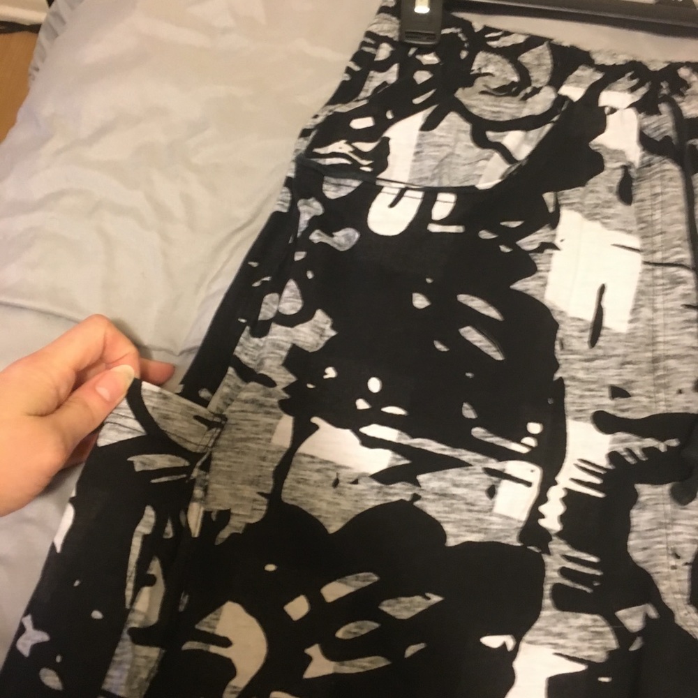 Patterned drawstring harem pants OS - Picture 5 of 7